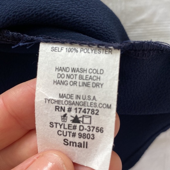 Kalihi, dark navy blue, sleeveless tank, tie front blouse, size small - Picture 10 of 10